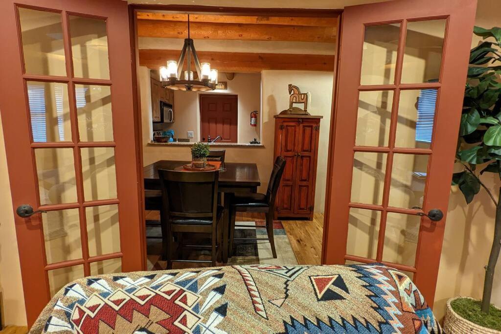 Enchanted Casita With Private Outdoor Hot Tub And Patio, Near Santa Fe Plaza, Sleeps 4 With Free Parking Eksteriør bilde