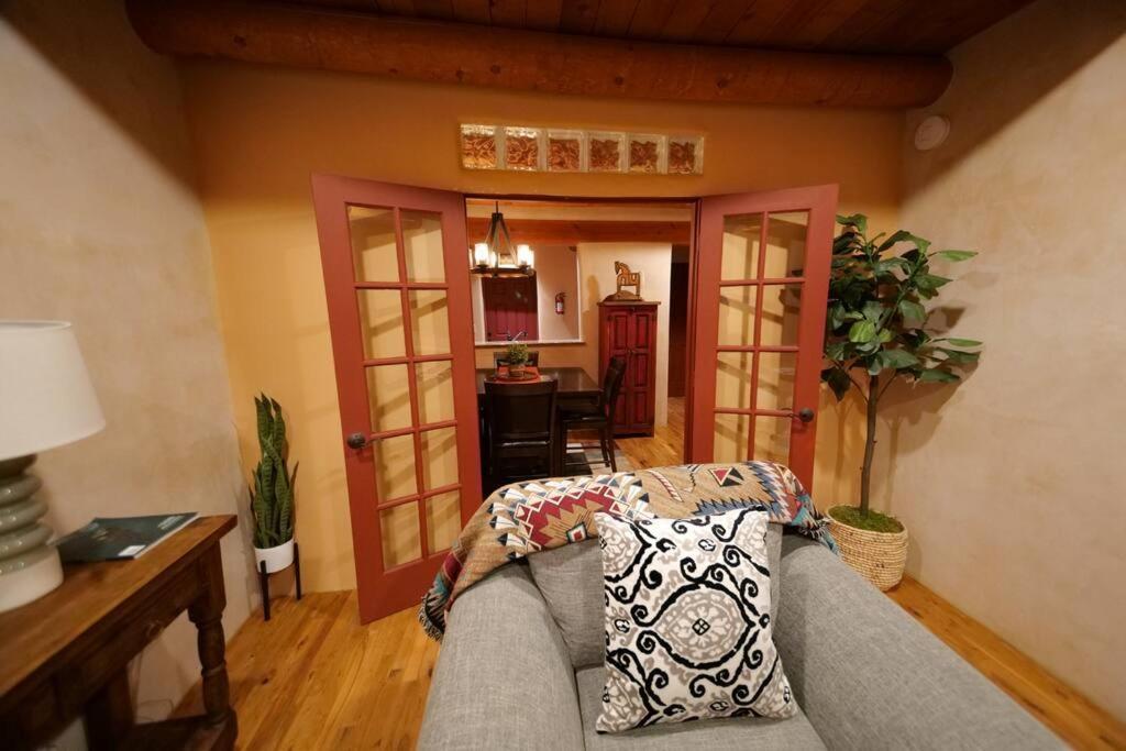 Enchanted Casita With Private Outdoor Hot Tub And Patio, Near Santa Fe Plaza, Sleeps 4 With Free Parking Eksteriør bilde